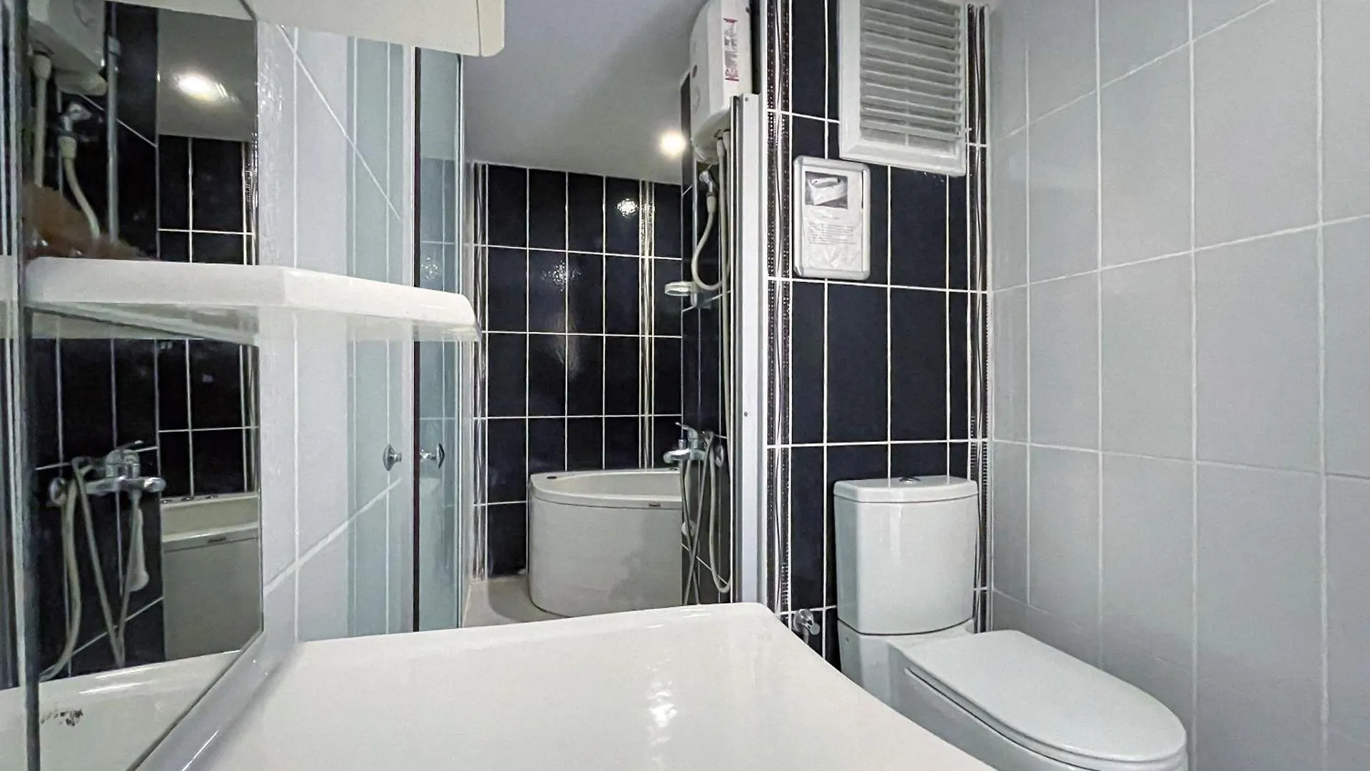 אנטליה Berrak Su Hotel