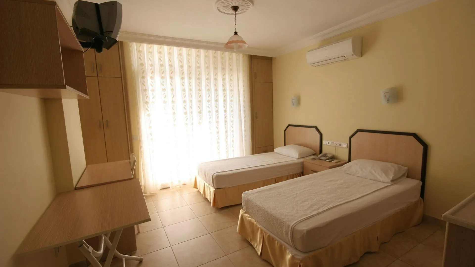 Berrak Su Hotel Antalya 3*,