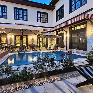 Eski Masal - Special Class Hotel